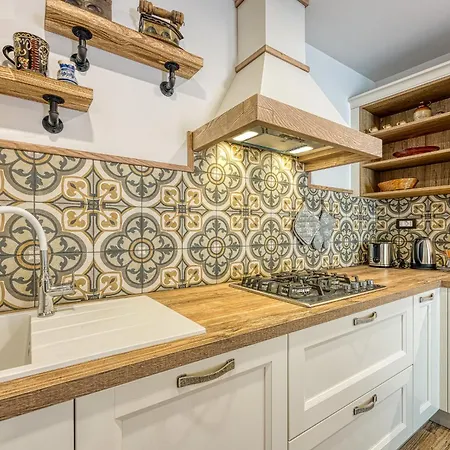 Casa Parketini Tar-Vabriga