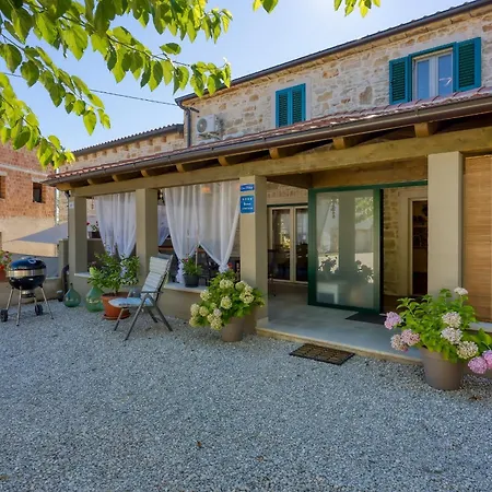 Casa Parketini * Tar-Vabriga