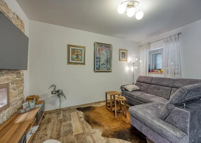 Casa Parketini 펜션 Tar-Vabriga